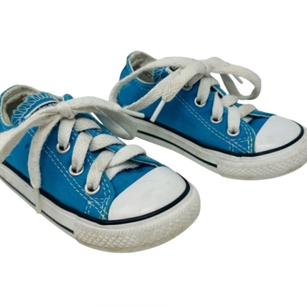 Infant Kids Converse Low Top Bright Blue
Sneakers Size 5 - Good Condition